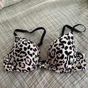 Victoria’s Secret Fabulous Plunge Bra 34C